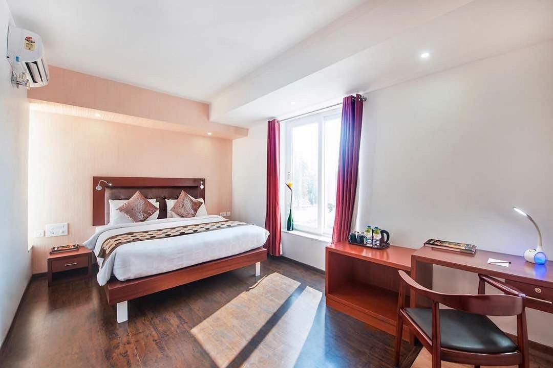 Avi Fortune Suites - Near Bangalore International Airport Extérieur photo